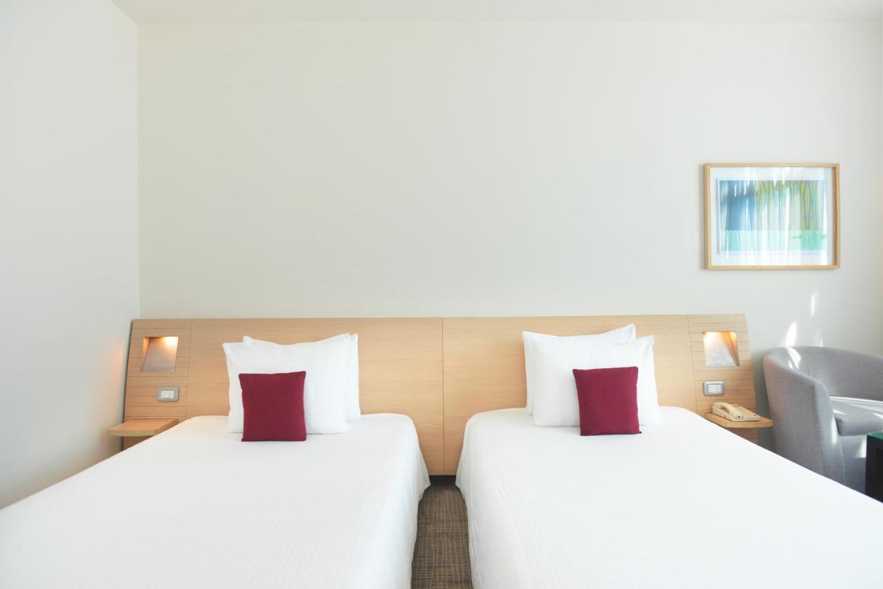 Novotel Pau Pyrenees Лескар Екстер'єр фото